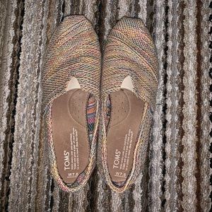 Women’s multicolored Toms size 7.5